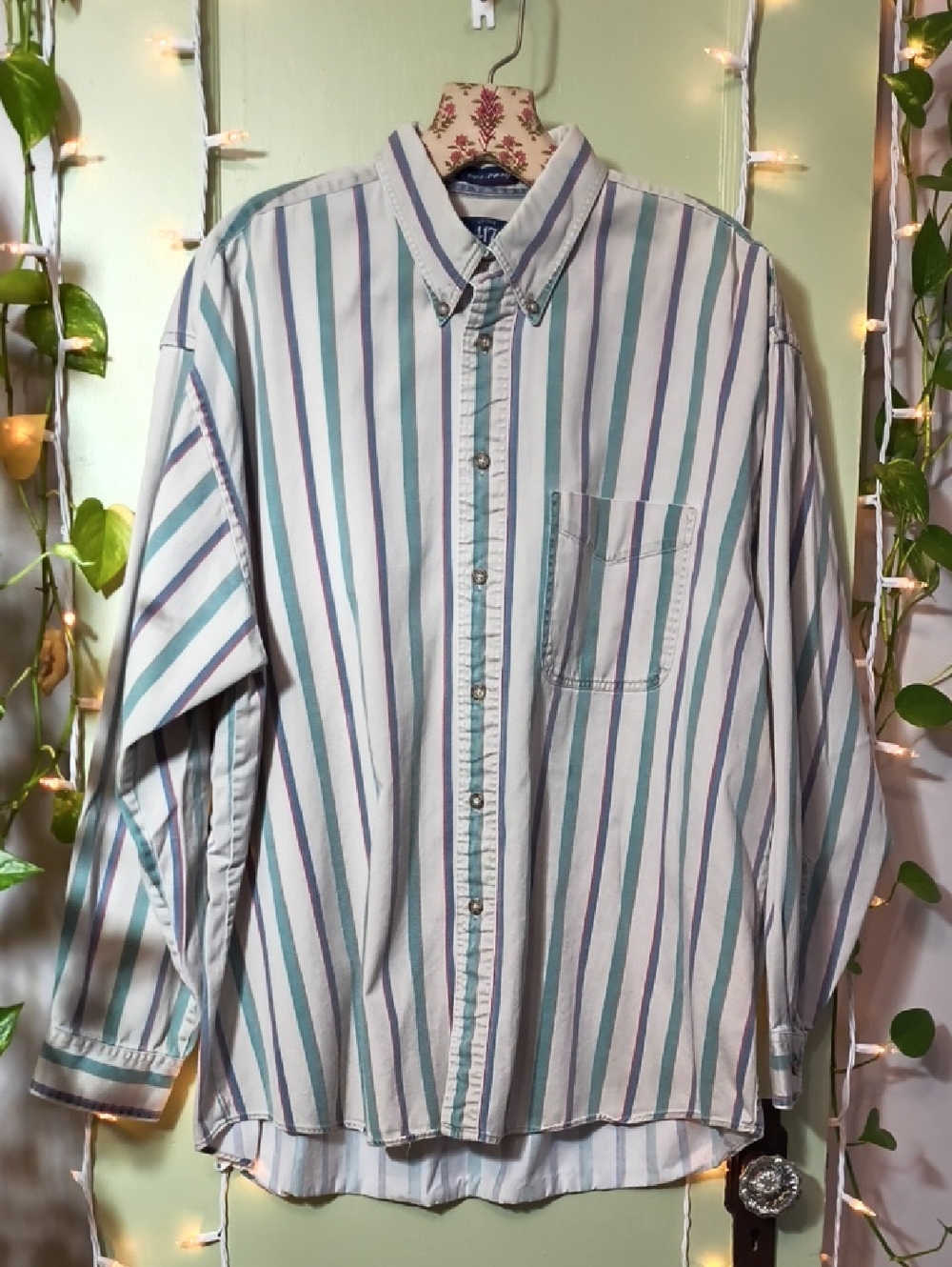 Men's 417 Authentic Shirtwear by Van Heusen Over Easy Horizontal Striped L